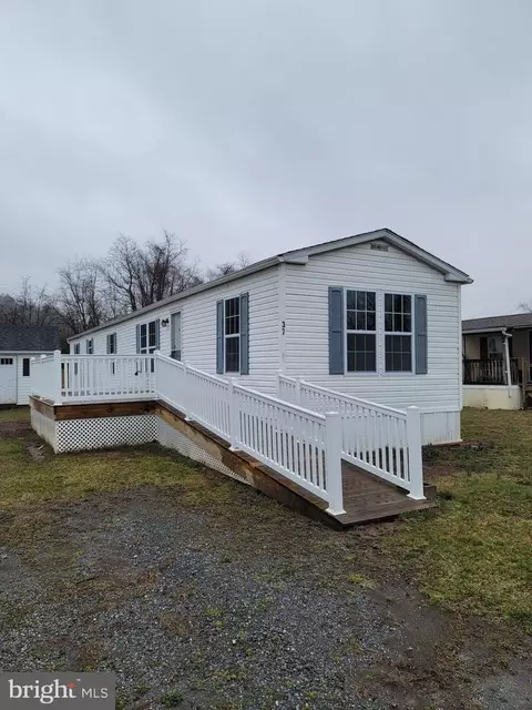 37 S Elmer Ave, Halifax, PA 17032