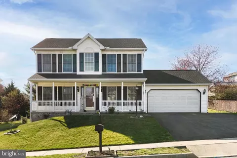 900 Sunnyhill Ln, Harrisburg, PA 17111