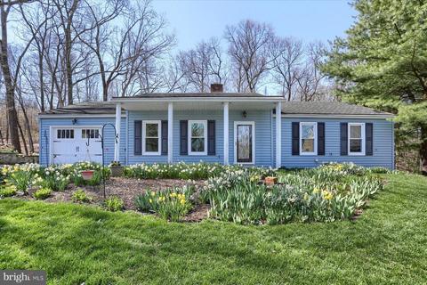 7909 Bayard Dr, Hummelstown, PA 17036