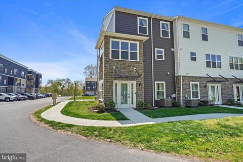 113 High Pointe Dr, Hummelstown, PA 17036