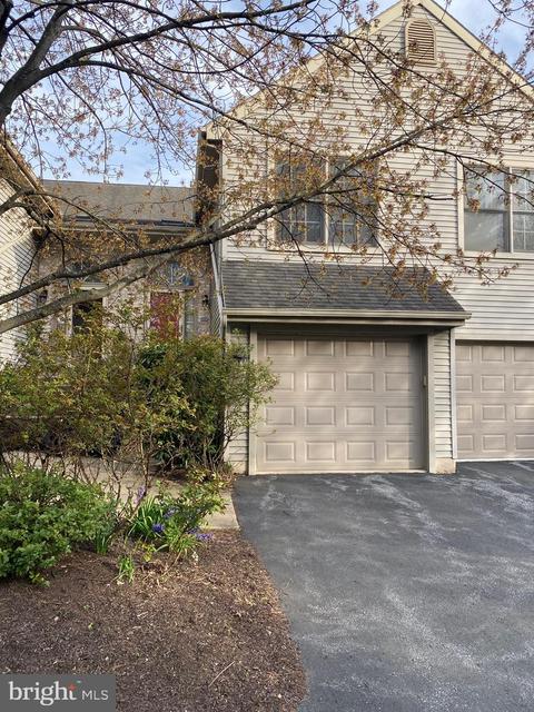 170 Crescent Dr, Hershey, PA 17033