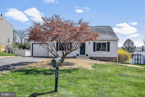 866 Lark Dr, Harrisburg, PA 17111