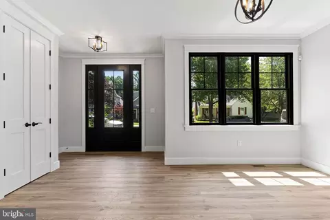 Entry Way - 207 Maple Ave, Hershey, PA 17033 photo 1 of 15