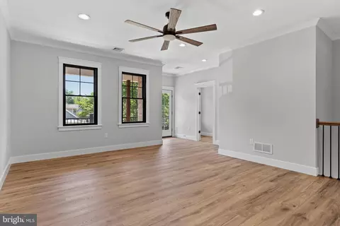 Living - 207 Maple Ave, Hershey, PA 17033 photo 3 of 7