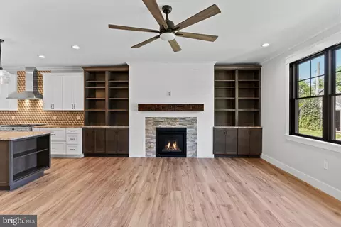 Living - 207 Maple Ave, Hershey, PA 17033 photo 7 of 7