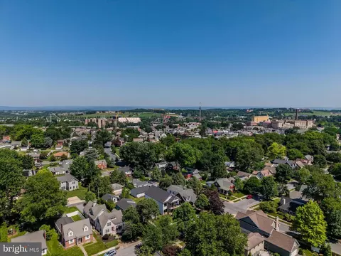 View/Area - 207 Maple Ave, Hershey, PA 17033 photo 4 of 7