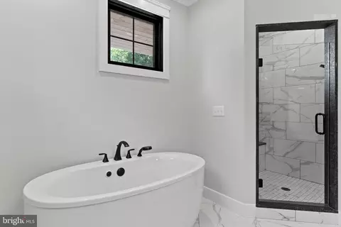 Bath - 207 Maple Ave, Hershey, PA 17033 photo 2 of 6