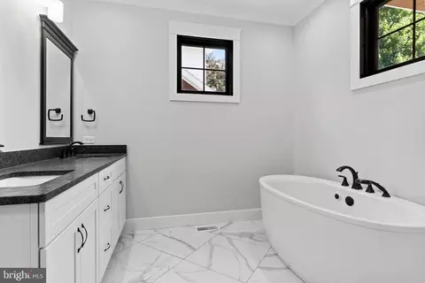 Bath - 207 Maple Ave, Hershey, PA 17033 photo 1 of 6