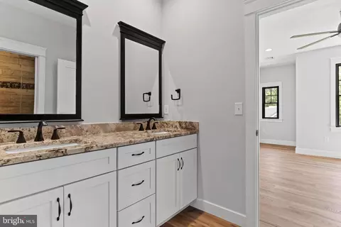 Entry Way - 207 Maple Ave, Hershey, PA 17033 photo 13 of 15