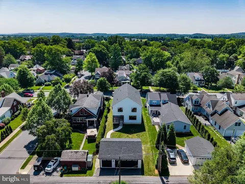 View/Area - 207 Maple Ave, Hershey, PA 17033 photo 3 of 7