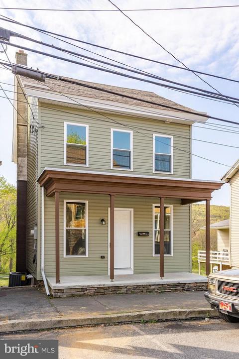 434 W Market St, Williamstown, PA 17098