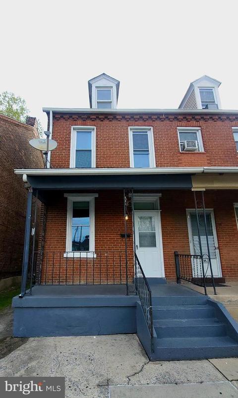 711 S Front St, Steelton, PA 17113