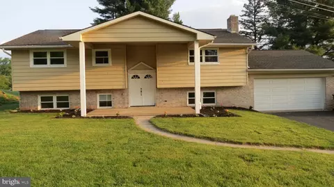1309 Jill Dr, Hummelstown, PA 17036