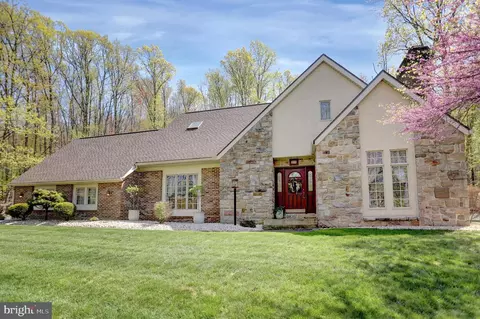 200 Oakland Acres Ln, Elizabethville, PA 17023