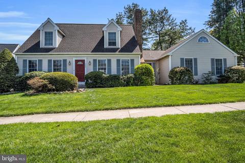 2082 Southpoint Dr, Hummelstown, PA 17036