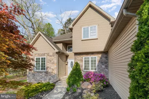 5125 Mountain Ridge Ln, Harrisburg, PA 17112