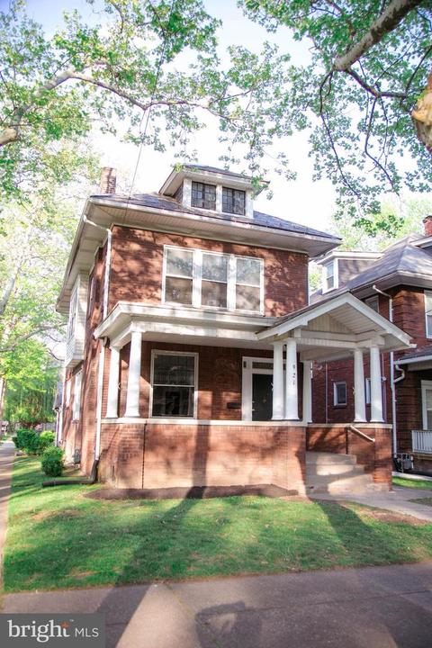 921 N 16th St, Harrisburg, PA 17103