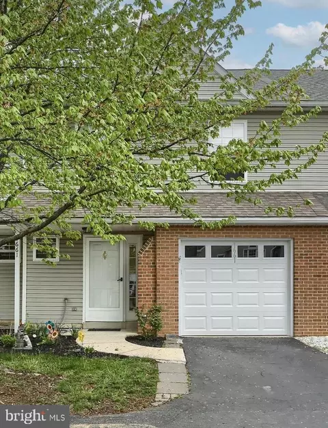 1661 Macintosh Way, Hummelstown, PA 17036