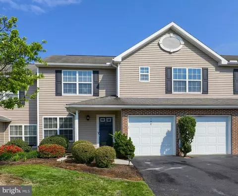 152 Merlin Dr, Hummelstown, PA 17036