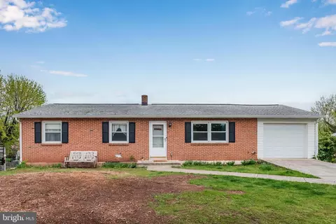 5608 Devon Dr, Harrisburg, PA 17112