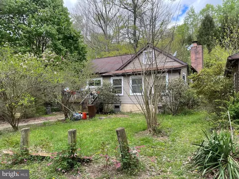 151 E Sunrise Ave, Tower City, PA 17980