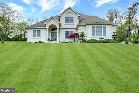7080 Red Top Rd, Harrisburg, PA 17111