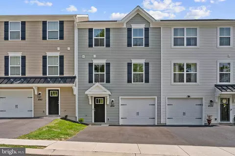 8141 Kelly Dr, Harrisburg, PA 17112