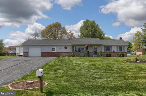 24 Cessna Dr, Halifax, PA 17032