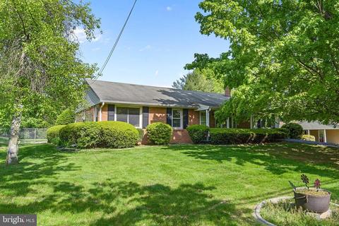 107 S Clover Ln, Harrisburg, PA 17112