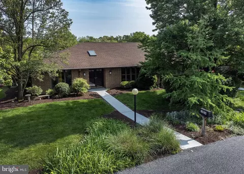 3824 N Sarayo Cir, Harrisburg, PA 17110