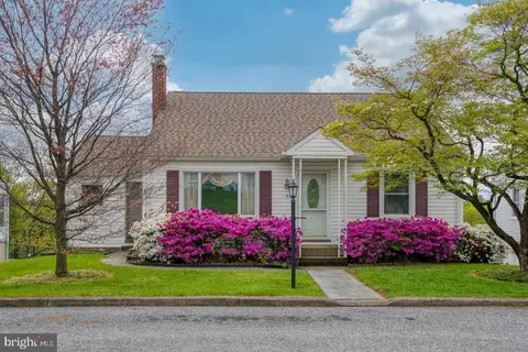 8125 Spruce Dr, Harrisburg, PA 17111