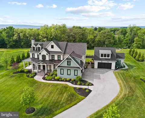 7178 Sterling Rd, Harrisburg, PA 17112