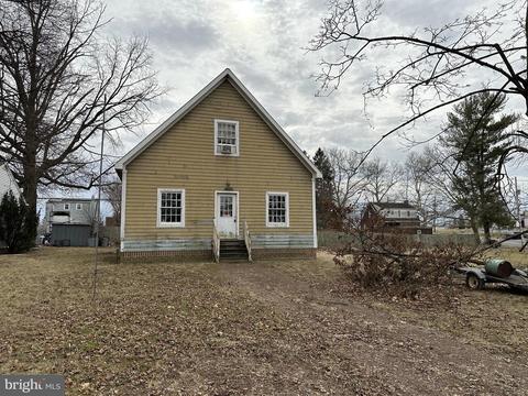 4709 Smith St, Harrisburg, PA 17109