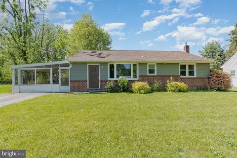 9 Messick Dr, Middletown, PA 17057