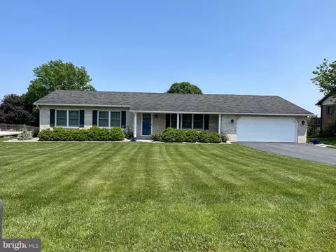1807 Blacklatch Ln, Middletown, PA 17057