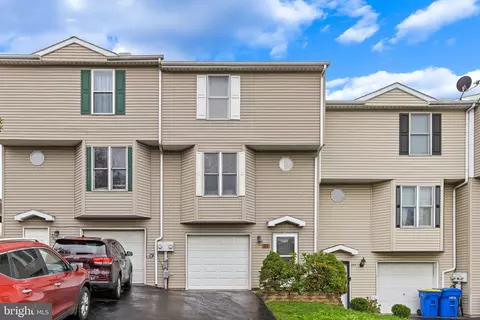 263 Chartwood Dr, Harrisburg, PA 17111