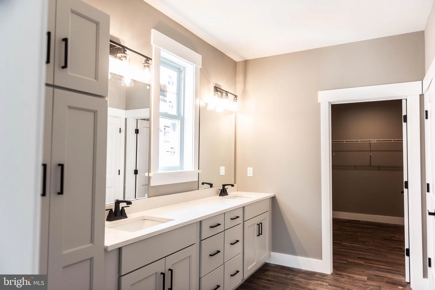 Bath - 56 Maple Ave, Hershey, PA 17033 photo 2 of 8