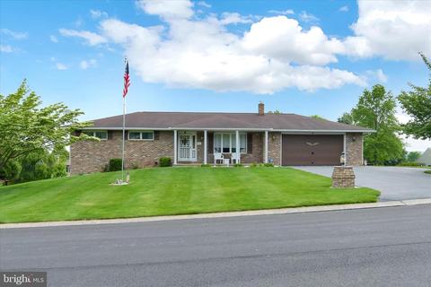 1805 Briarcreek Ln, Middletown, PA 17057