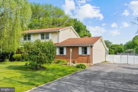 1281 Roush Rd, Hummelstown, PA 17036