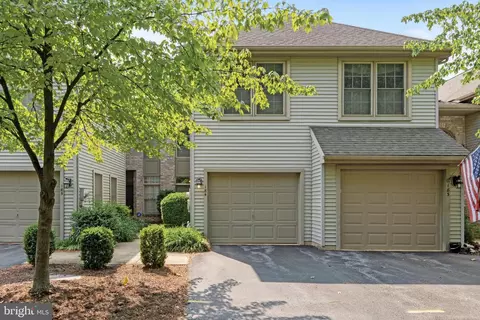 184 Crescent Dr, Hershey, PA 17033