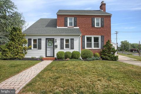 317 Maple Rd, Middletown, PA 17057