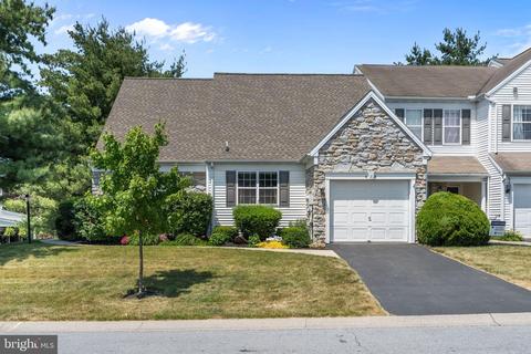 618 Springhouse Ln, Hummelstown, PA 17036