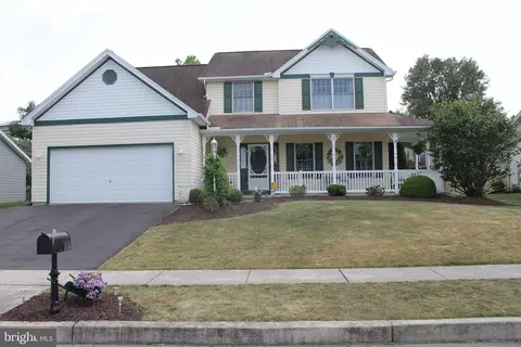 315 Hunter Path Rd, Hummelstown, PA 17036