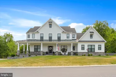 2742 Colonial Rd, Harrisburg, PA 17112