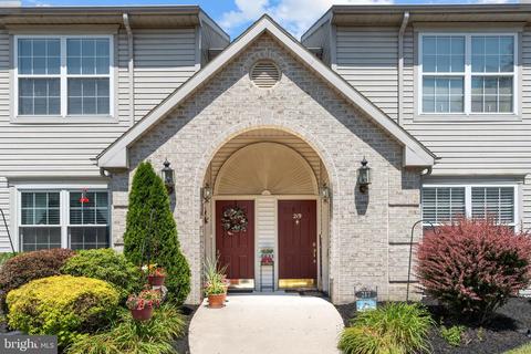 217 Forest Oak Ln, Harrisburg, PA 17110