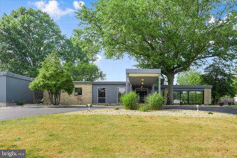 1624 Mitchell Rd, Harrisburg, PA 17110