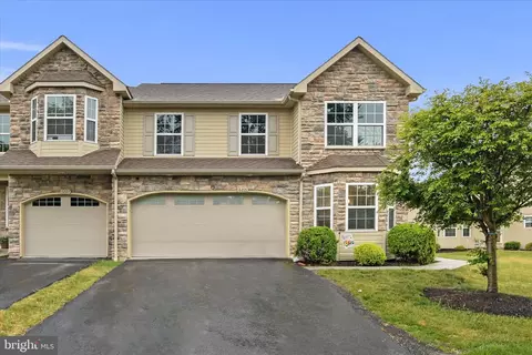 6221 Autumn View Dr, Harrisburg, PA 17112