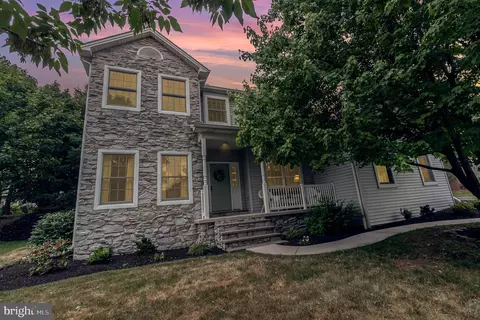 4439 Dunmore Dr, Harrisburg, PA 17112