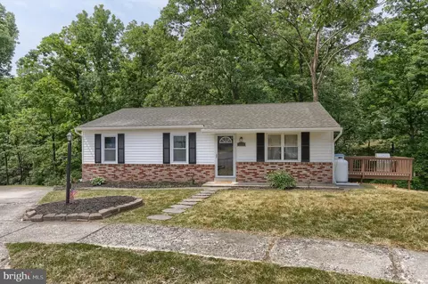 1116 Old Pond Rd, Harrisburg, PA 17112
