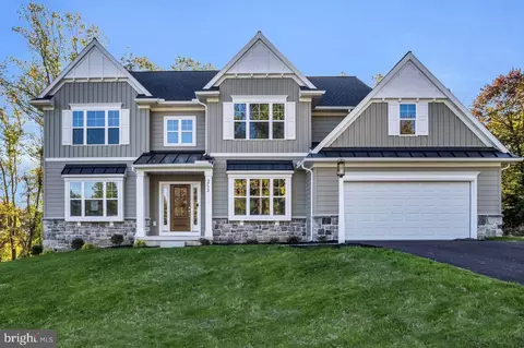 2772 Patton Rd, Harrisburg, PA 17112